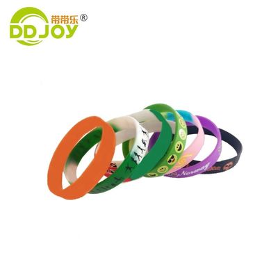 Rotes Silikon-Armband für Veranstaltungen Feste Farbe Erwachsenen-Armband Schmuck Art Armbänder