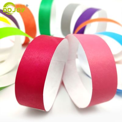 Papier-Identifizierung Tyvek Armbänder benutzerdefiniertes Logo und Barcode zur Identifizierung
