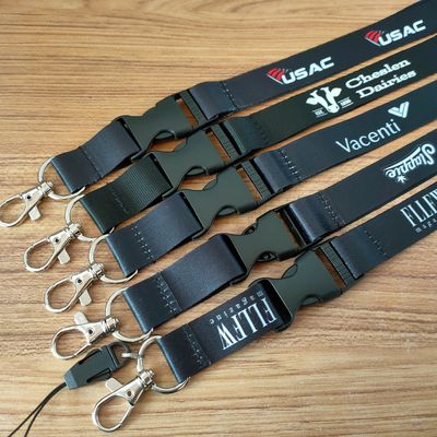 Seidenzubehör Farbstoffsublimation Polyester Lanyards für Schlüsselanhänger Custom Logo 900*15*0.65mm