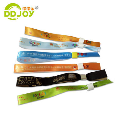 Gewebte Festlichkeiten Farbiges Custom Polyester Stoff Armband für unbegrenzte Nutzung Szenarien