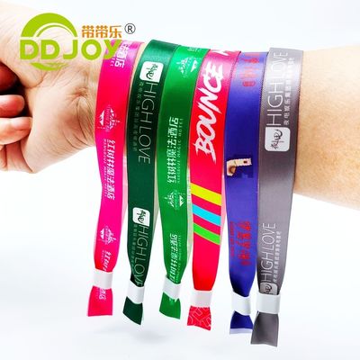 Wasserdicht verstellbares Festival-Armband mit individuellem Logo-Druck und recyceltem Stoff