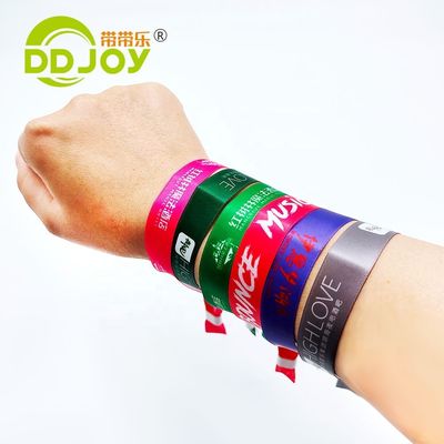 Wasserdicht verstellbares Festival-Armband mit individuellem Logo-Druck und recyceltem Stoff