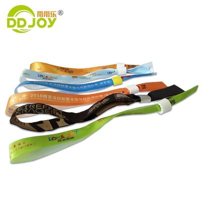 Wasserdicht verstellbares Festival-Armband mit individuellem Logo-Druck und recyceltem Stoff