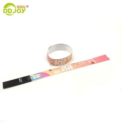 Farbige Druckmarke Einweg-Tyvek-Armbänder für Veranstaltungen Wasserdichte Papierarmbänder