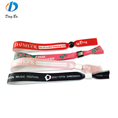 RFID-Armbänder mit Satingewebe und Logo-Textdruck