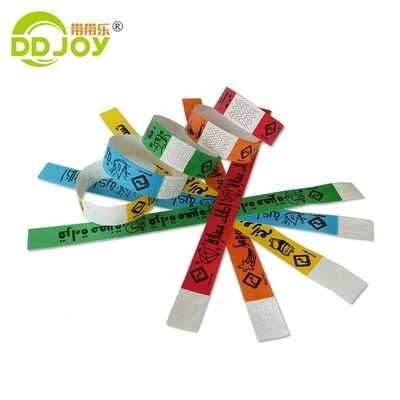 Selbstklebendes Event-Zulassungs-Armband mit individuellem Druck und Versandoptionen