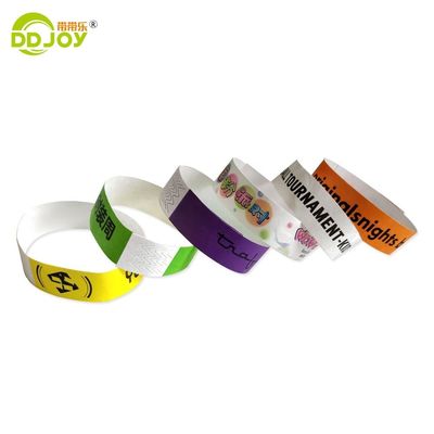 Druck auf Wunsch Zielendbenutzer Einstellbares Tyvek-Papier-Armband mit Seriennummer