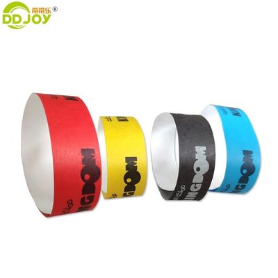 Druck auf Wunsch Zielendbenutzer Einstellbares Tyvek-Papier-Armband mit Seriennummer