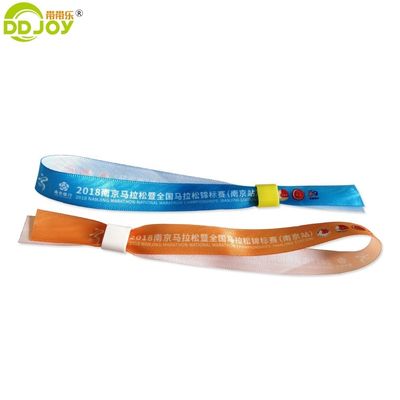 100 Stück sublimiertes Satinband-Armband für die Promotion von Festival-Sondergeschenken.