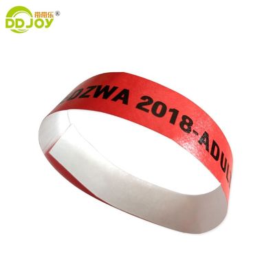 Veranstaltungsparty liefert Tyvek-Papier-Armbänder mit digitaler Drucktechnik